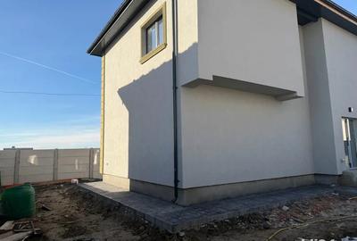 Casă cu Teren 330 Mp în Central