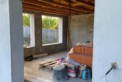 Casa la rosu sau la cheie str. Labusesti, Pitesti, Arges - 6