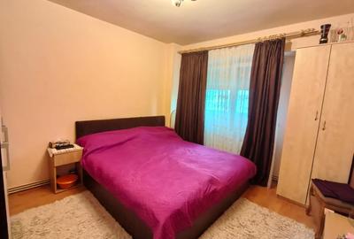 Apartament cu 4 camere -ETAJ INTERMEDIAR- 5 minute Medicina - 7
