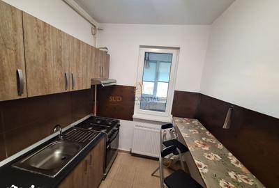 Garsonieră decomandată, mobilată în Vest - 3