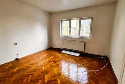 Casă individuală cu 8 camere cu Canalizare în Domenii - 6