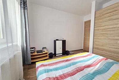 Apartament cu 2 camere semidecomandat în Tractorul - 24