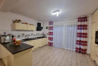 Casă cu 5 camere cu Canalizare în Ghiroda - 5