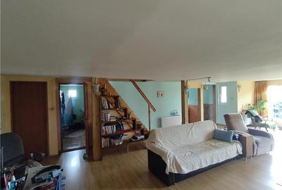 Casă cu 4 camere cu Teren 840 Mp în Moara - 1