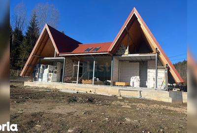 Casă cu 5 camere cu Teren 673 Mp în Tulnici - 2