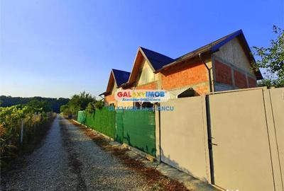 Casă cu 10 camere cu Teren 560 Mp în Clinceni