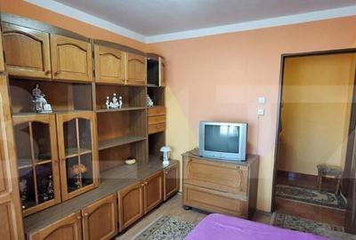 Apartament 2 camere , cu 2 balcoane ?i pivni?a , zona Micr - 9