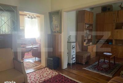 Casă cu 4 camere cu Teren 275 Mp în Central - 1