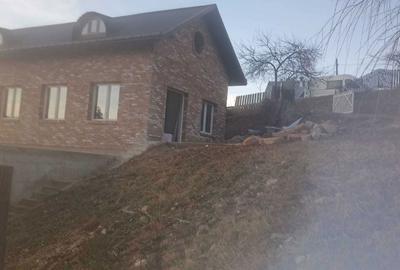 Casă cu 4 camere în Vatra Moldoviței - 4