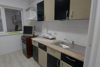 Apartament cu 2 camere decomandat în Micro 6