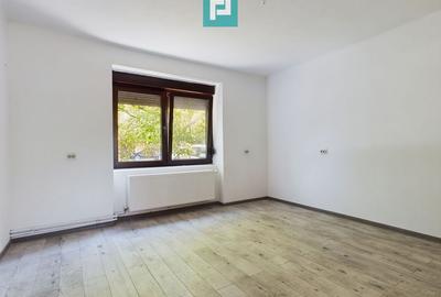 Casă cu 4 camere cu Teren 1184 Mp în Central - 2