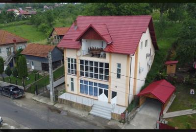 Imobil+ teren zona turistica județul Argeș- 1500 mp teren și 400 mp utili imobil - 1