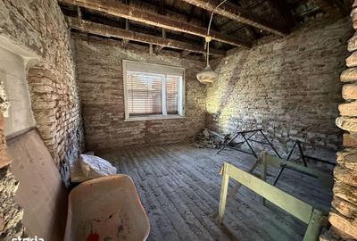 Casă cu 4 camere cu Teren 250 Mp în Central - 3