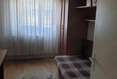 Apartament cu 3 camere semidecomandat în Dacia - 4