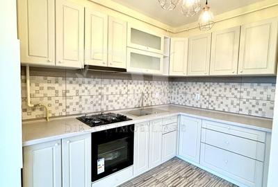 Apartament cu 3 camere semidecomandat în Florești - 1