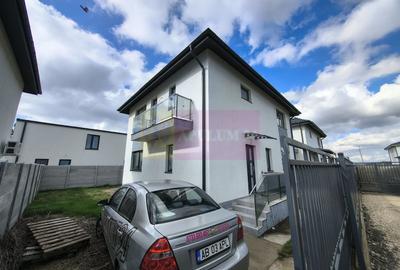 Casă individuală cu 4 camere cu Canalizare în Est - 39