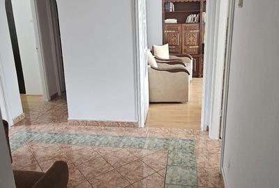 Apartament cu 3 camere decomandat în Narcisa - 2