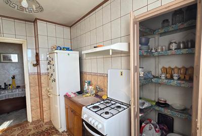 Pod Butelii,3 camere,70 mp,etaj 2/4,balcon mare. Pod Butelii,3 camere,70 mp,etaj 2/4,balcon mare. - 13