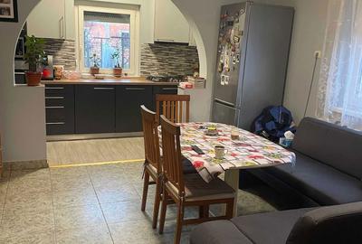 Casă cu 4 camere în Central - 2