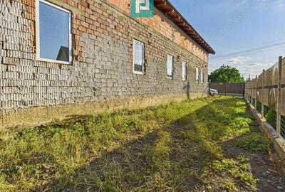 Imobil spa?ios la ro?u pentru investi?ie - Vinga - 4