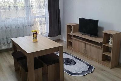 Apartament cu 2 camere semidecomandat, mobilat în Apărătorii Patriei