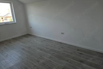 Casă cu 2 camere cu Teren 250 Mp în Giarmata - 9