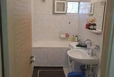 Apartament cu 3 camere semidecomandat în Girocului - 1