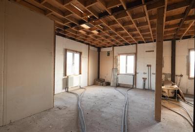 RECO casa Inand la rosu cu teren imens - 3