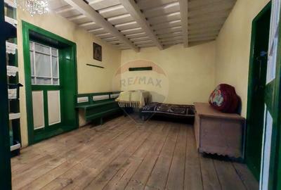 Casă cu 3 camere cu Teren 767 Mp în Poiana Sibiului - 2