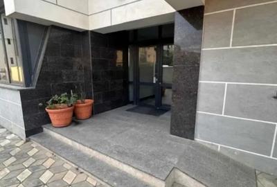 Apartament cu 2 camere decomandat în Dobroești