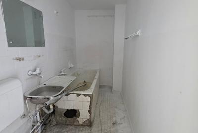 Calea Vitan, vav mall Vitan, bloc 1987, stradal, bloc reabilitat - 8