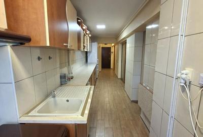 Apartament cu 3 camere decomandat în Sârbi - 4