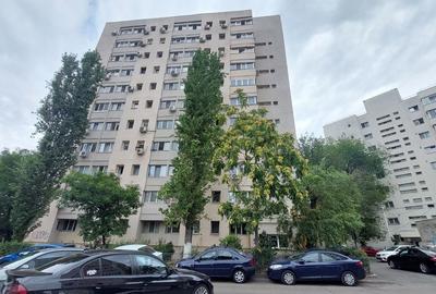 TITAN , Piata Minis, Barajul Bistritei, bloc 1985 - 17