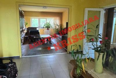 Apartament cu 3 camere decomandat în Craiovei - 7
