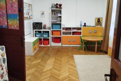 Casă individuală cu 10 camere cu Teren 325 Mp în Moșilor - 14