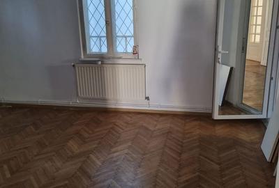 Casă cu 5 camere cu Teren 334 Mp în Calea București - 5