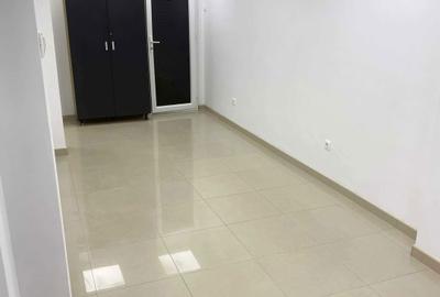 Spațiu comercial, de 43 mp, în Central - 7