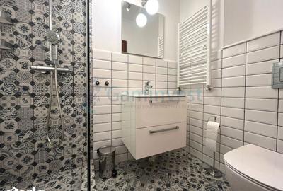 Apartament cu 3 camere, mobilat în Central - 1