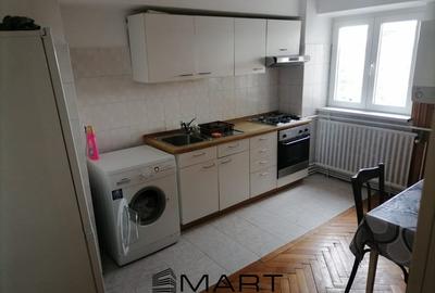 Apartament cu 4 camere in zona Mihai Viteazul
