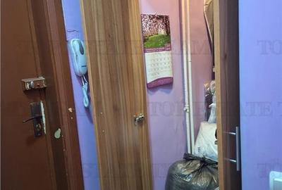 Garsoniera cu terasa metrou stefan cel mare Garsoniera cu terasa metrou stefan cel mare - 6