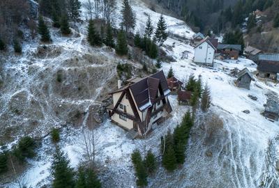 Casă cu 6 camere în Rucăr