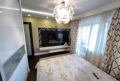 Apartament 3 camere, etaj 2, zona Centrala - Piata - Independentei - 7
