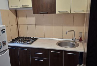 Apartament cu 3 camere semidecomandat în Central - 3
