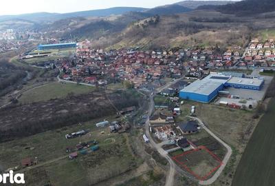 Teren de 696 mp, în Central - 2