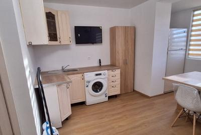 Garsoniera de vanzare in zona Planete - 1