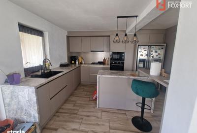Casă cu 5 camere cu Teren 336 Mp în Moșnița Nouă