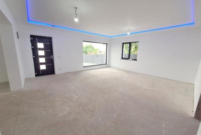Casa noua P+M ,in Hemeius, aproape de Primarie, 413 mp  teren - 35