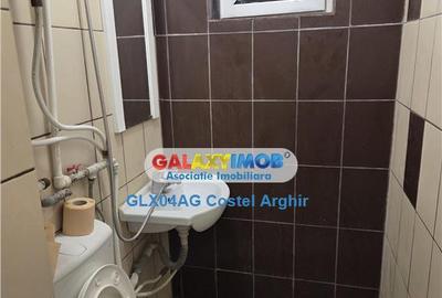 Vindem garsoniera in zona Razboieni-biserica , etaj 2, decom - 1