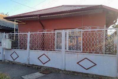 Casă cu 6 camere în Lehliu - 10