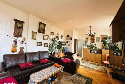 Apartament cu 4 camere, mobilat în Dacia
